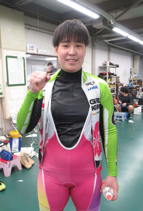 柳原真緒,やなぎはらまお,,,競輪,競輪投資,競輪予想サイト,競輪予想,競輪投資家,稼ぐ,稼げる,チャリ,詐欺,インフルエンサー,悪徳,悪質,口コミ,彼氏,噂,旦那
