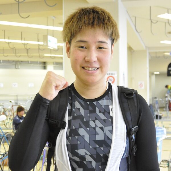 柳原真緒,やなぎはらまお,,,競輪,競輪投資,競輪予想サイト,競輪予想,競輪投資家,稼ぐ,稼げる,チャリ,詐欺,インフルエンサー,悪徳,悪質,口コミ,彼氏,噂,旦那