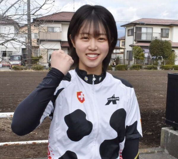 渡邉栞奈,わたなべかんな,,競輪,競輪投資,競輪予想サイト,競輪予想,競輪投資家,稼ぐ,稼げる,チャリ,詐欺,インフルエンサー,悪徳,悪質,口コミ,彼氏,噂,旦那