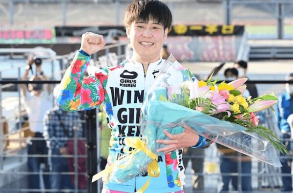 柳原真緒,やなぎはらまお,,,競輪,競輪投資,競輪予想サイト,競輪予想,競輪投資家,稼ぐ,稼げる,チャリ,詐欺,インフルエンサー,悪徳,悪質,口コミ,彼氏,噂,旦那