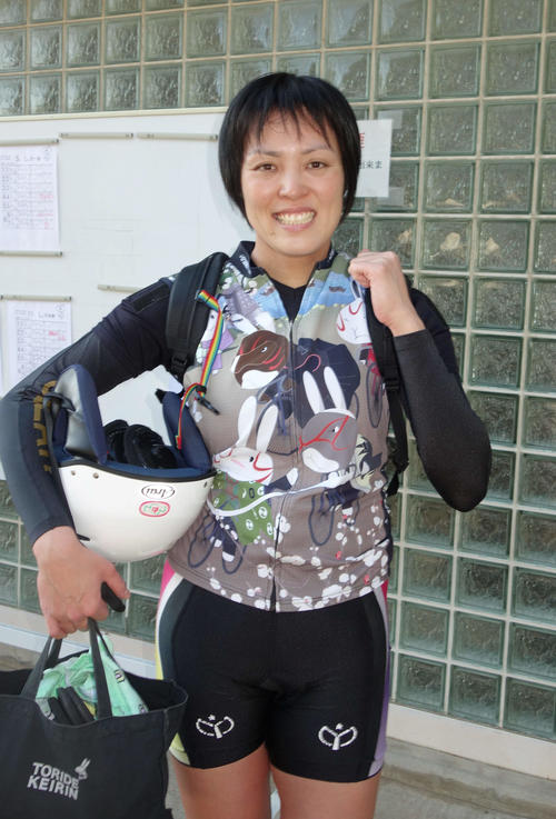 篠崎新純,しのざきますみ,,,競輪,競輪投資,競輪予想サイト,競輪予想,競輪投資家,稼ぐ,稼げる,チャリ,詐欺,インフルエンサー,悪徳,悪質,口コミ,彼氏,噂,旦那