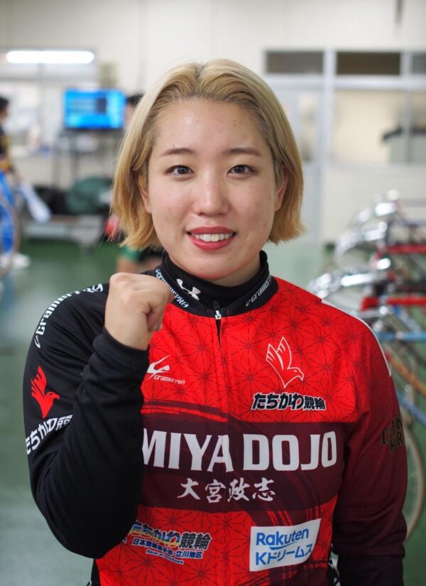 松本詩乃,まつもとしの,,,競輪,競輪投資,競輪予想サイト,競輪予想,競輪投資家,稼ぐ,稼げる,チャリ,詐欺,インフルエンサー,悪徳,悪質,口コミ,彼氏,噂,旦那